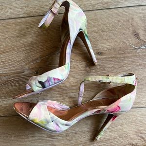 Ted baker London light pink floral heeled sandals